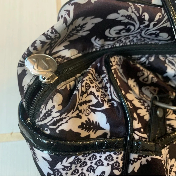 Lululemon Black White Floral  Lace Print Bag - Picture 3 of 11